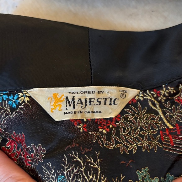 Floral Vintage Silk Robe with Black Trim - Picture 5 of 8